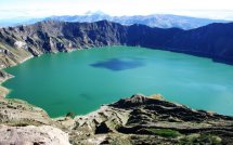 Lago_crater_Quilotoa_Ecuador1..
